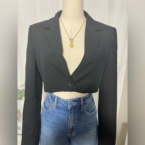 Zara cropped blazer. Jean and accessories not included.
